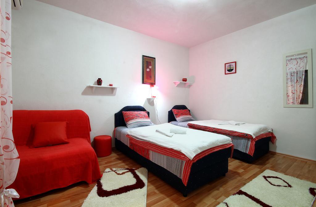 Guesthouse Bmb Bagaric Budva Quarto foto