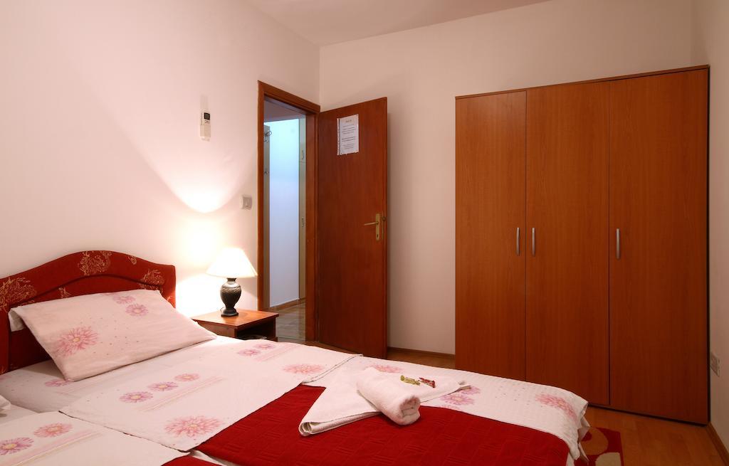 Guesthouse Bmb Bagaric Budva Quarto foto